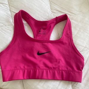 pink nike sports bra
